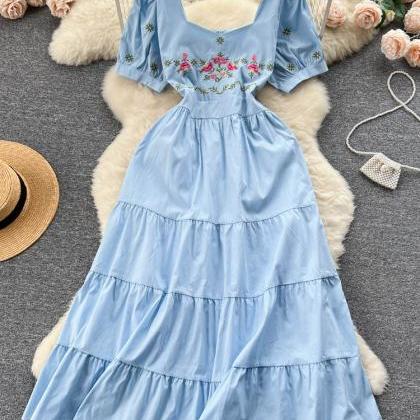 Romantic Women Floral Embroidery Party Dress..