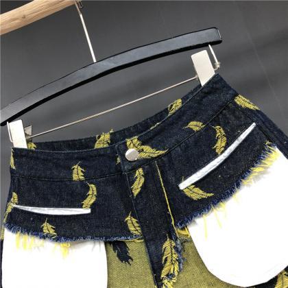 Feather Embroidery Pattern Splice Denim Shorts..