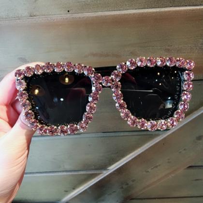 Luxury Sunglasses Women Square Vintage Sunglasses..