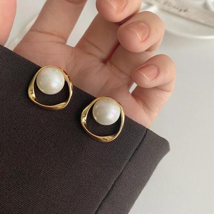 Korean Hollow Imitation Pearl Stud Earrings Gold..