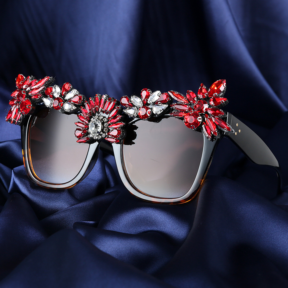 Fashion Magazine Design Women Sunglasses Oversize Crystal Luxury Sun Glasses Queen Style Rhinestone Sunglasses