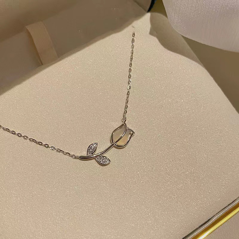 Women And Jewelrywedding Banquet Party Couple Delicate Microinlaid Tulip Necklace High Sense Collar Chain Fashion Neckchain
