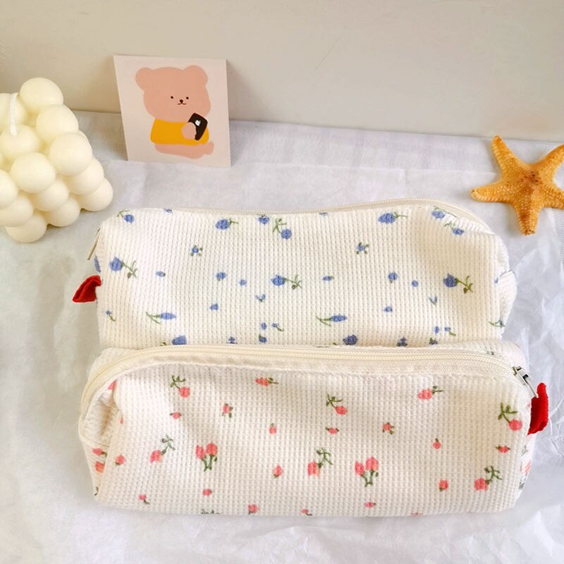 Pencil case small fresh simple large capacity stationery bag
