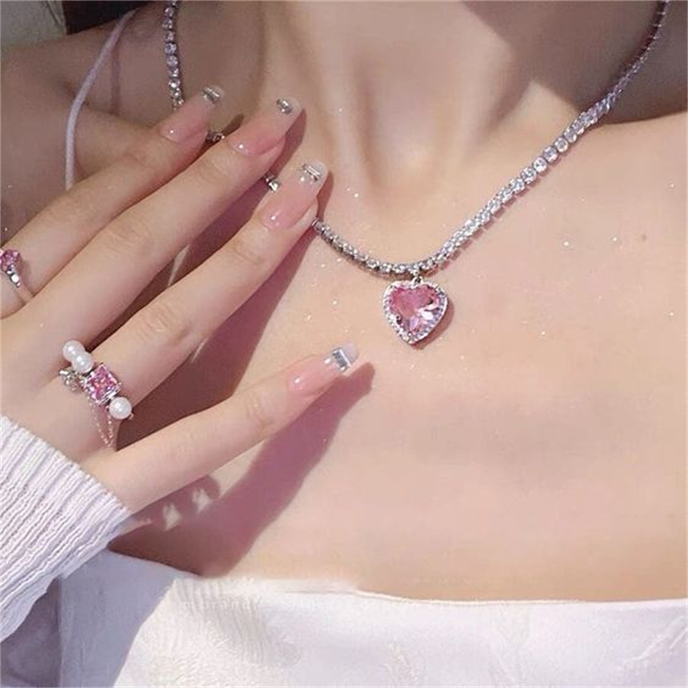 Fashion Acrylic Zircon Chain Necklace For Women Pink Crystal Love Heart Pendant Necklace Women Clavicle Chain Jewelry