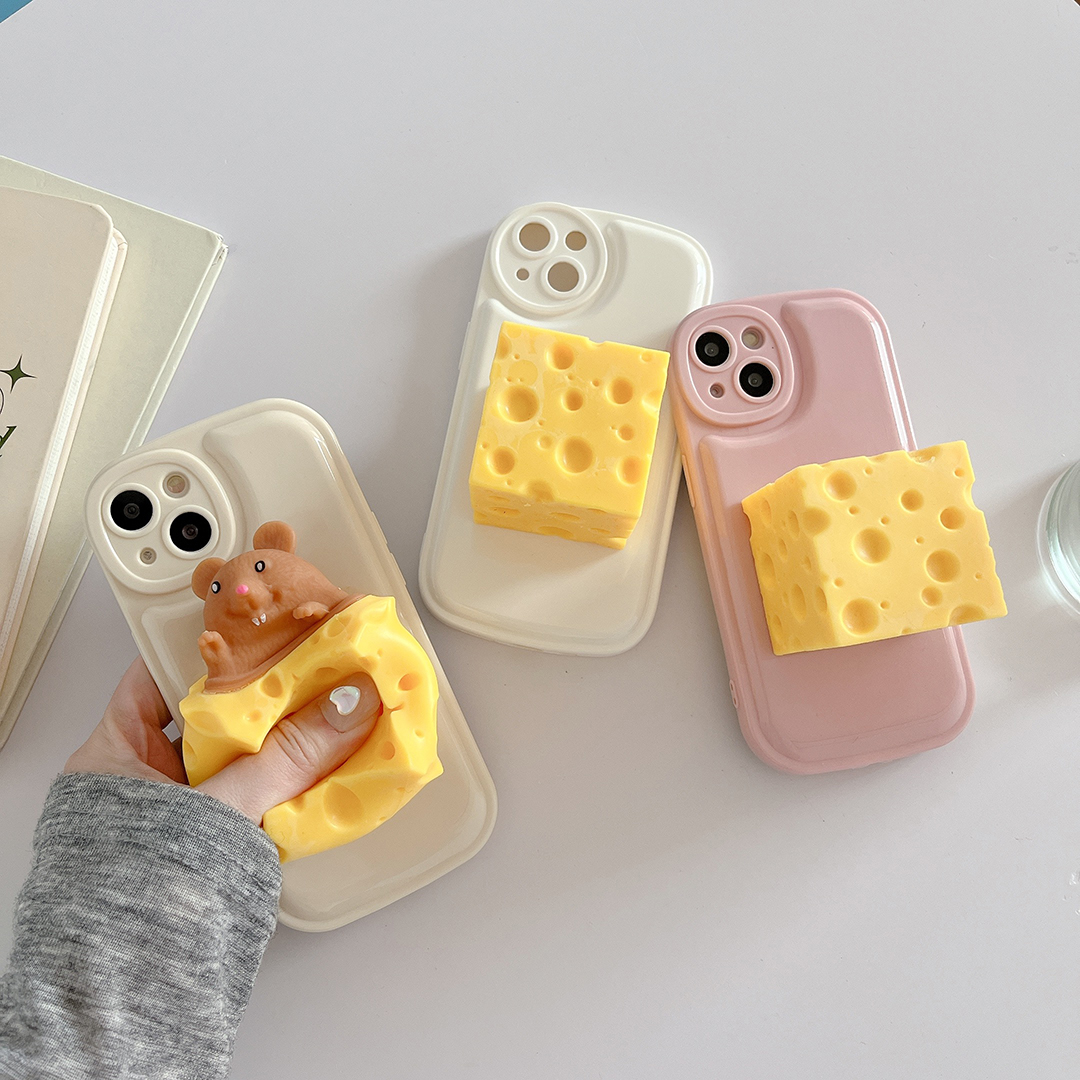 Cute Funny Mouse And Cheese Phone Case For Iphone 13 12 11 14 Pro Max X Xr Xs Max 7 8 Se 2 Plus Stress Relief Fidget Toys Cover