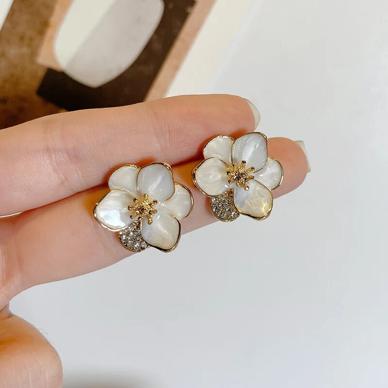 Trending Classic Crystal Flower Stud Earrings Korean Elegant Cute Earring For Woman Fashion Jewelry