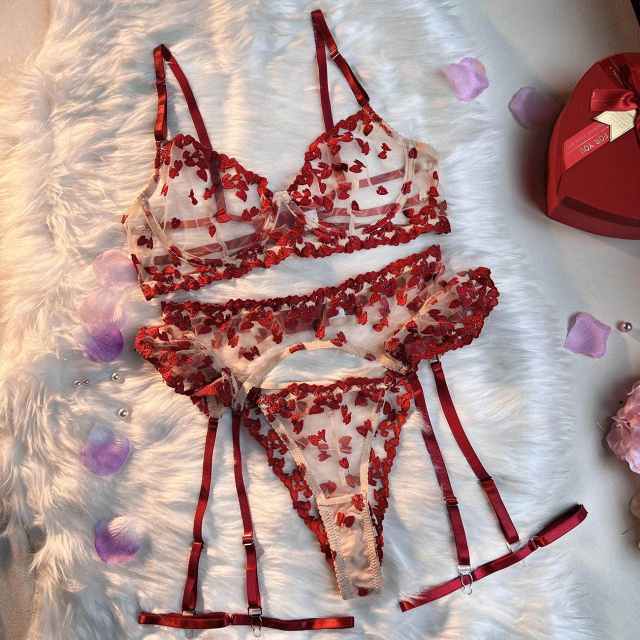 Sexy Women Heart Embroidery Gauze Underwear Lingerie Set on Luulla
