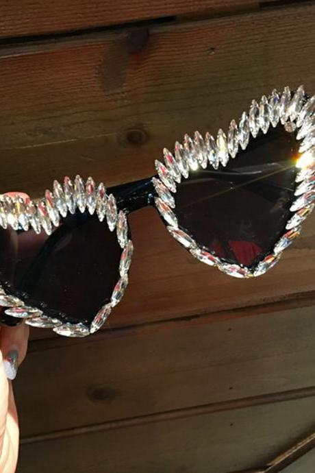 Sunglasses Women Cool Sun Glasses For Men Luxury Rhinestone Retro Love Heart Shape Glasses Shades