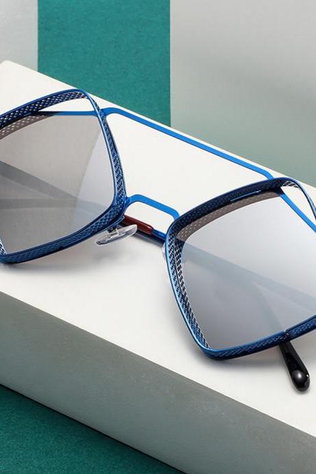 Small Retro Steampunk Sunglasses Men's Glasses Hollow Diamond Frame Square Metal Sun Glasses Fashion Eyewear