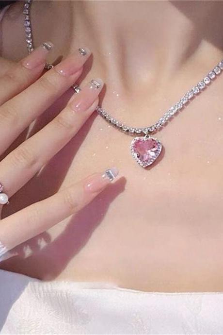 Fashion Acrylic Zircon Chain Necklace For Women Pink Crystal Love Heart Pendant Necklace Women Clavicle Chain Jewelry