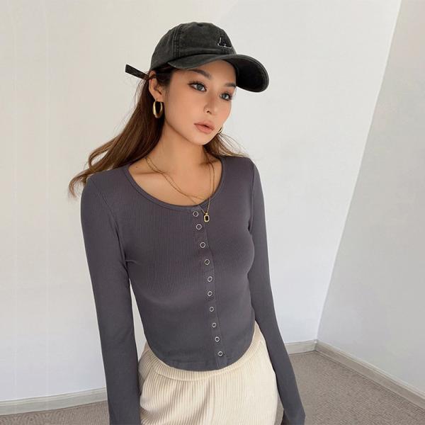 Buttoned Curved Hem Long-Sleeved Bottoming Shirt, Slim And Versatile Short Top
